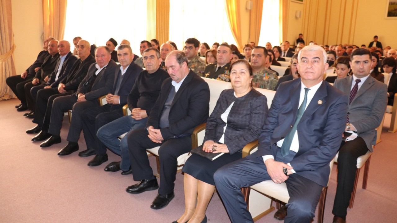 Qazaxın icra başçısı hesabat yığıncağı keçirdi - FOTOLAR